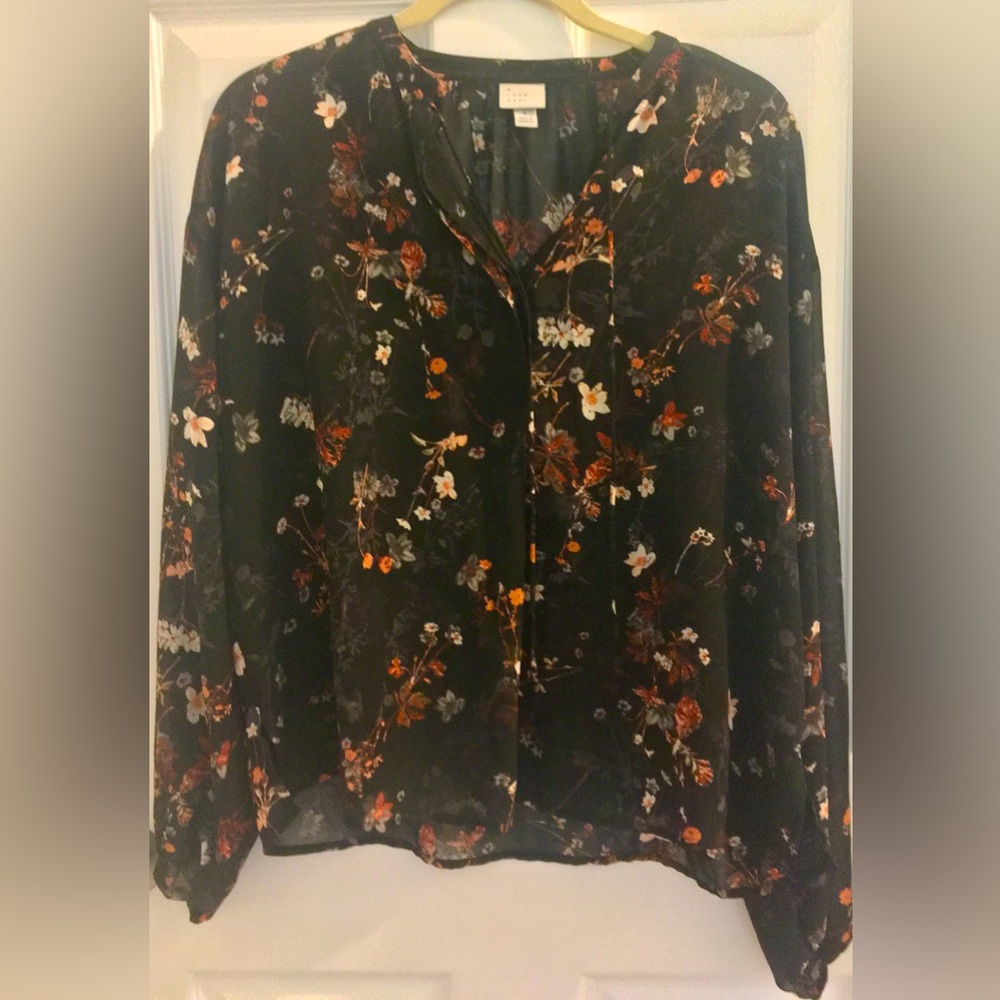 Women’s long sleeve fall top